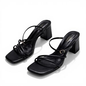 Lucibenita Black Strappy Block Heel Sandals Size 9 / 39.5